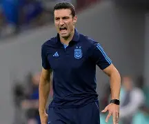 C7娱乐-马德里竞技主帅被授予最佳教练奖，球队士气高涨(马德里竞技现任队长)