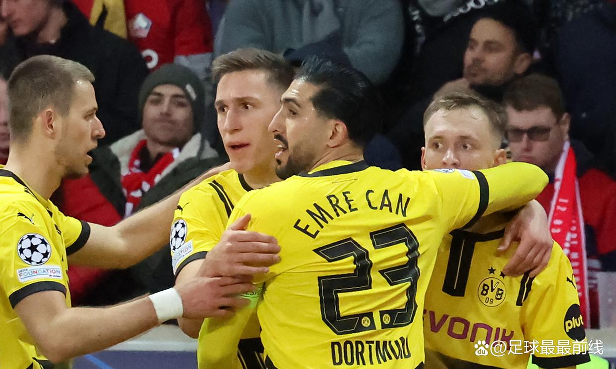 多特蒙德门将在比赛中受伤，需暂时退出