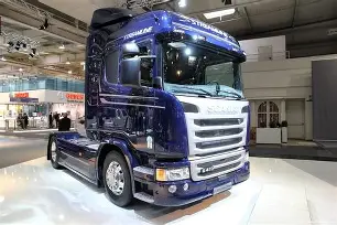 C7娱乐官网-包含汉诺威后卫皮斯库诺关键抢断，创造点球机会扳平比分的词条